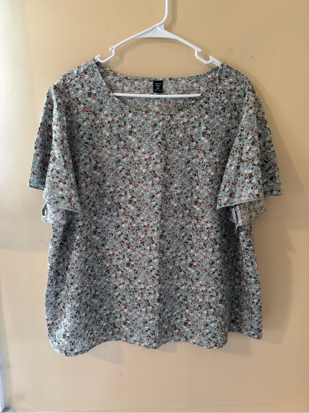 🎄5 for $20 SHEIN CURVE Women’s Floral Ruffle Sleeve Top 2XL